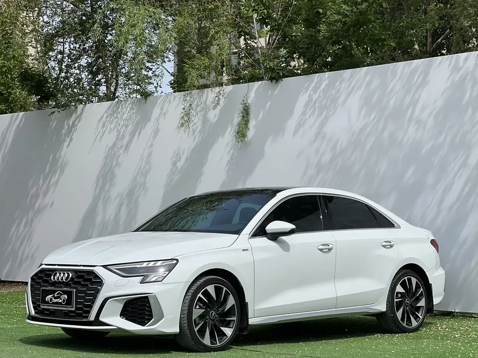 Audi A3 A3L Limousine 35 TFSI Fashion Sports 2023 — фото 1, купить с доставкой в Москву