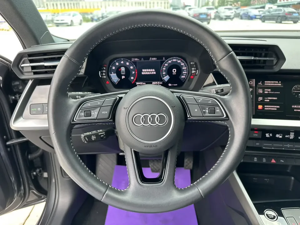 Audi A3 A3L Limousine 35 TFSI Fashion Sports 2022 — миниатюра 4