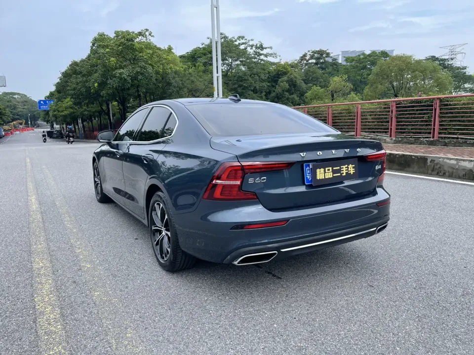 Volvo S60 Volvo S60 2022 B4 Zhiyuan Luxury Edition 2022 — миниатюра 2