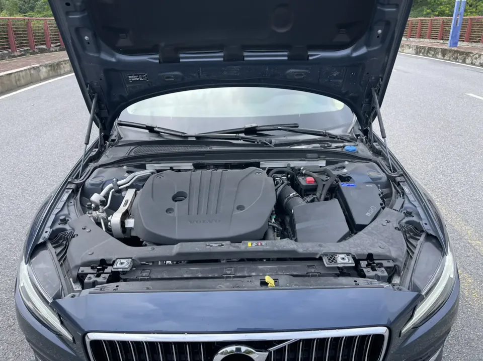 Volvo S60 Volvo S60 2022 B4 Zhiyuan Luxury Edition 2022 — миниатюра 3