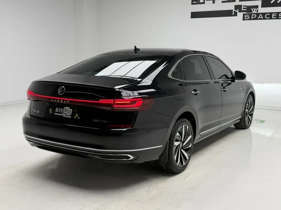 Volkswagen Passat facelift 380TSI luxury version 2023 — миниатюра 2