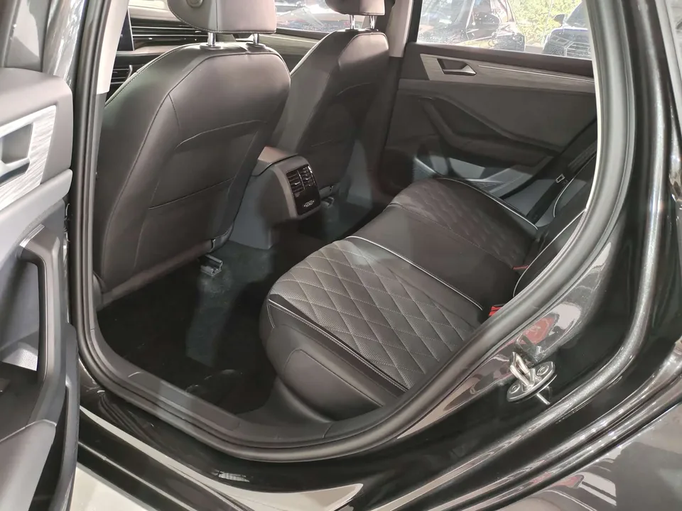 Volkswagen Sagitar 2023 Sagitar 300TSI DSG Beyond Edition 2023 — миниатюра 4