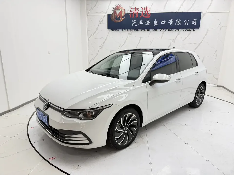 Volkswagen Golf Golf 2021 280TSI DSG R-Line 2022 — фото 1, купить с доставкой в Москву