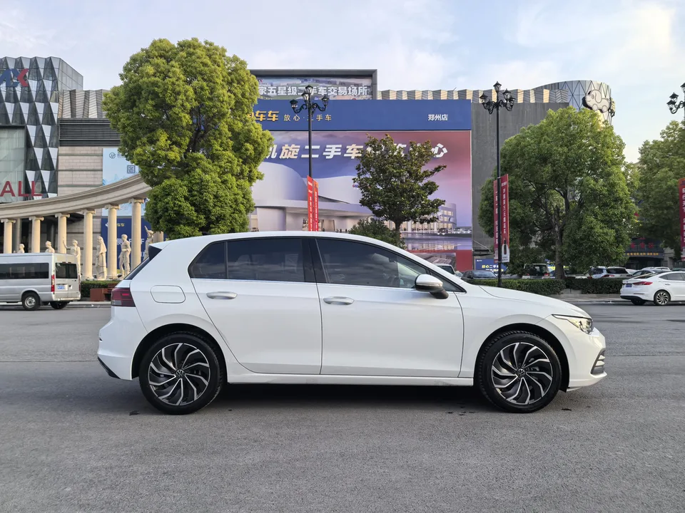 Volkswagen Golf golf 2023 280TSI DSG Pro facelift 2024 — миниатюра 2