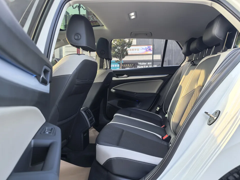 Volkswagen Golf golf 2023 280TSI DSG Pro facelift 2024 — миниатюра 4