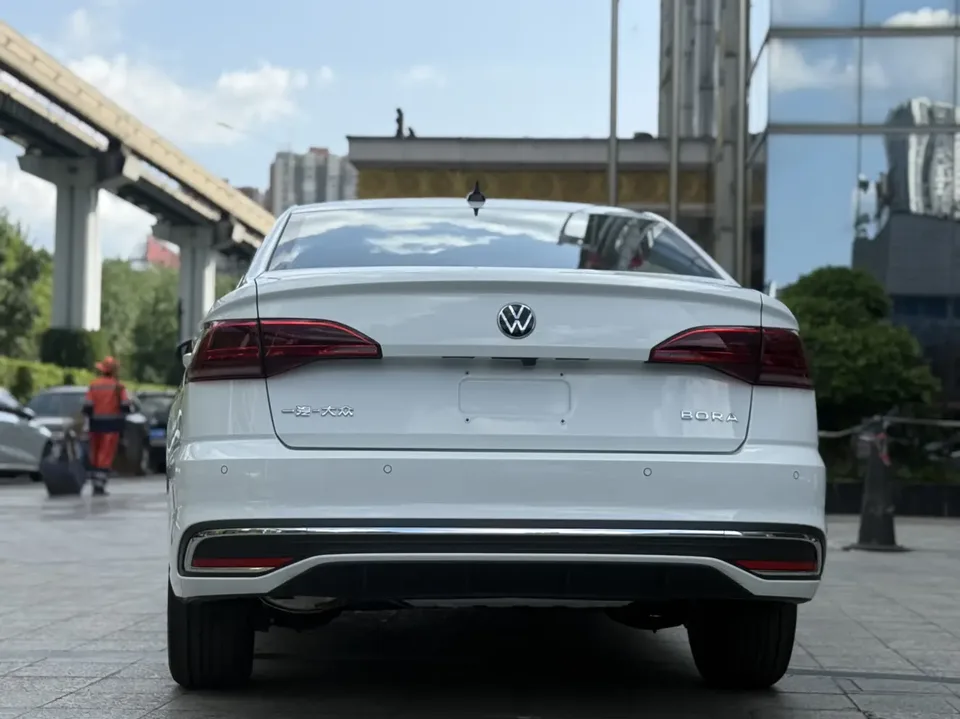 Volkswagen Bora 2026 Volkswagen Bora 200TSI DSG Joyful Navigation Edition 2026 — миниатюра 2