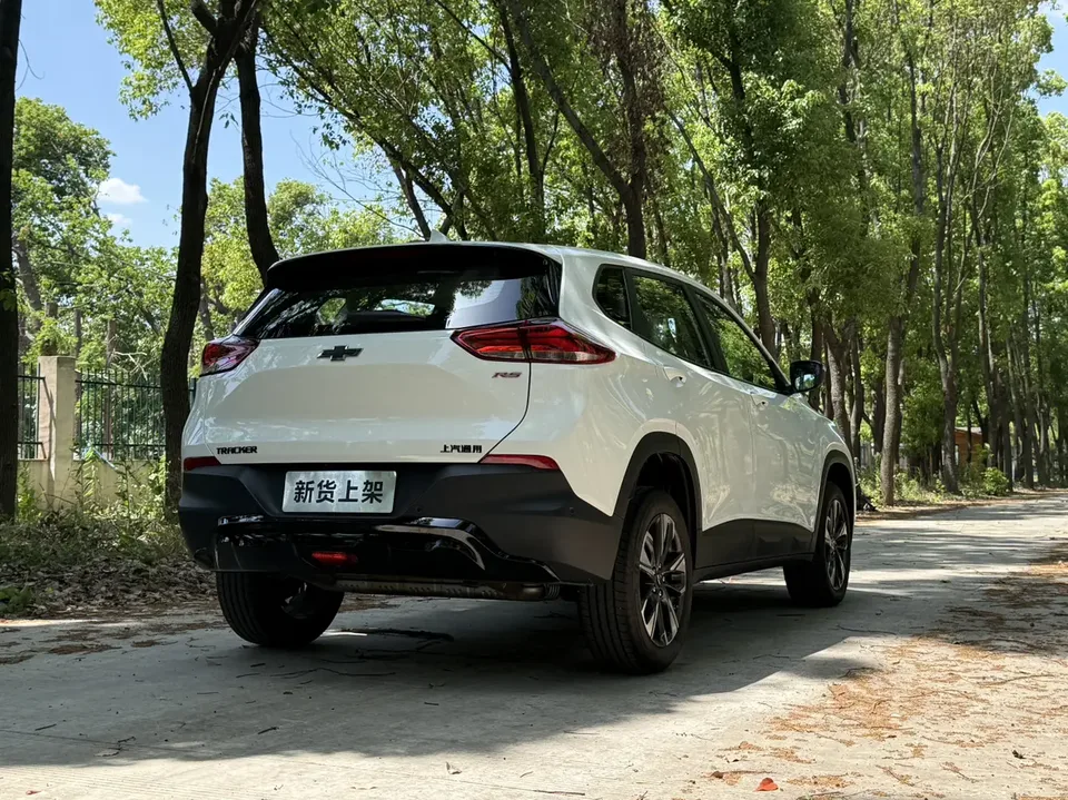Chevrolet Trax Crossover RS 1.5T CVT Cool 2025 — миниатюра 2