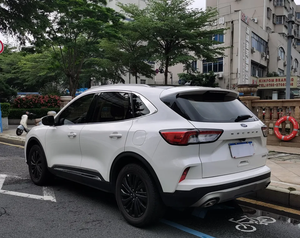 Ford Escape Ruiji 2024 EcoBoost 245 four-wheel drive model 2023 — миниатюра 2