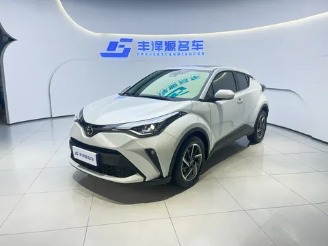 Toyota C-HR 2024 buy in Moscow