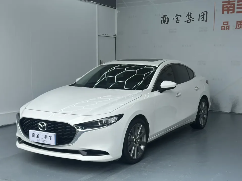 Mazda Axela 2.0L Automatic Quality Edition 2022 — фото 1, купить с доставкой в Москву