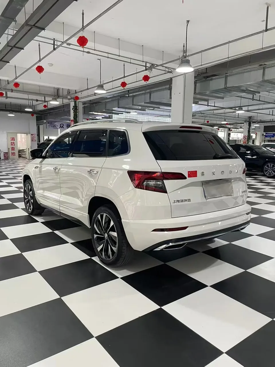 Skoda Karoq Korok TSI280 Premium Edition 2022 — thumbnail 2