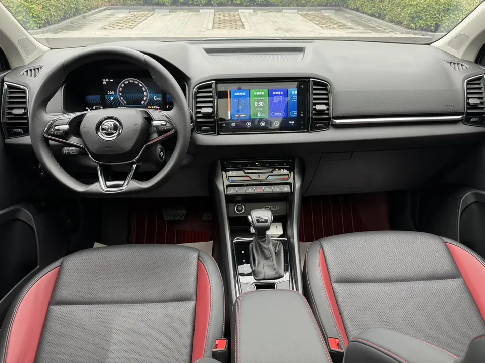 Skoda Karoq TSI280 Luxury Edition 2023 — миниатюра 4