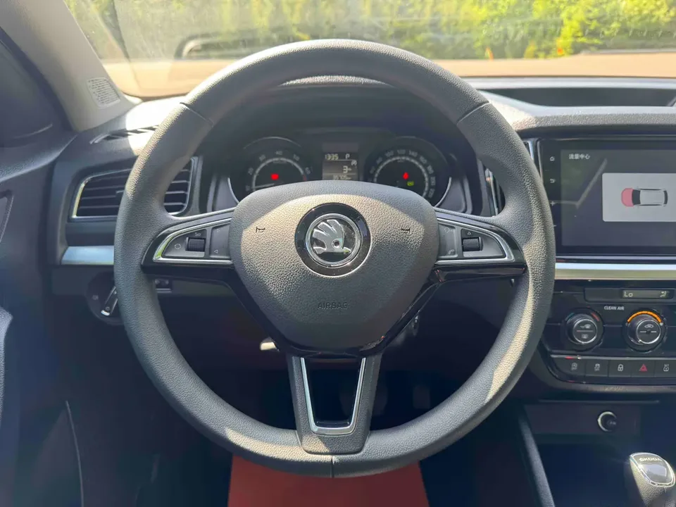 Skoda Comek Komic 2023 1.5L automatic comfort version 2023 — миниатюра 4