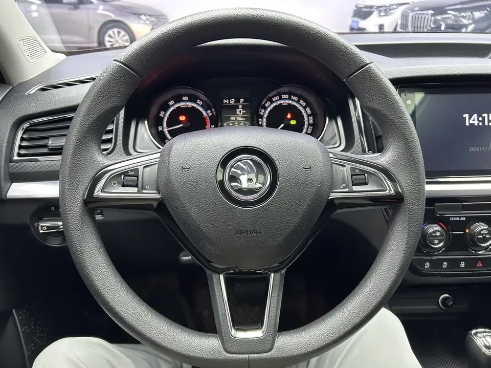 Skoda Comek Comek 1.5L Automatic Comfort Edition 2023 — thumbnail 4