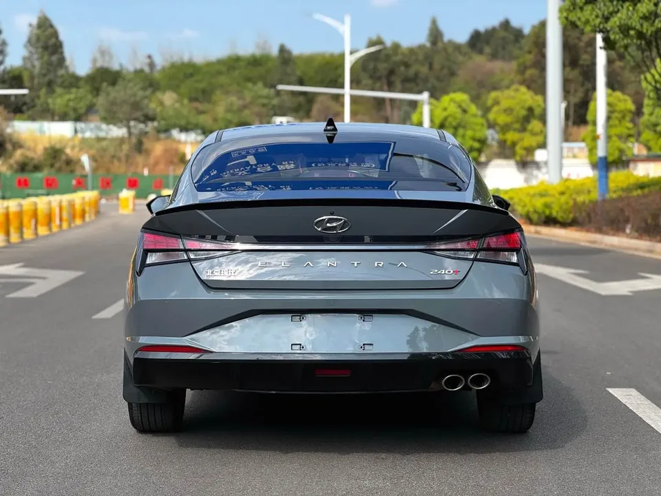 Hyundai Elantra 240TGDi DCT GLX Black Knight Limited Edition 2023 — миниатюра 2