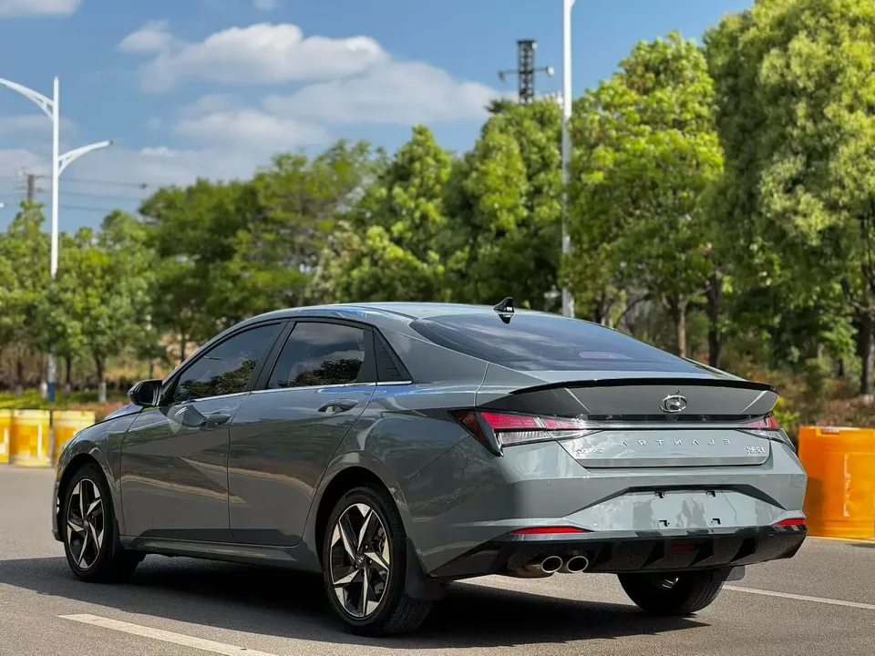 Hyundai Elantra 240TGDi DCT GLX Black Knight Limited Edition 2023 — миниатюра 4
