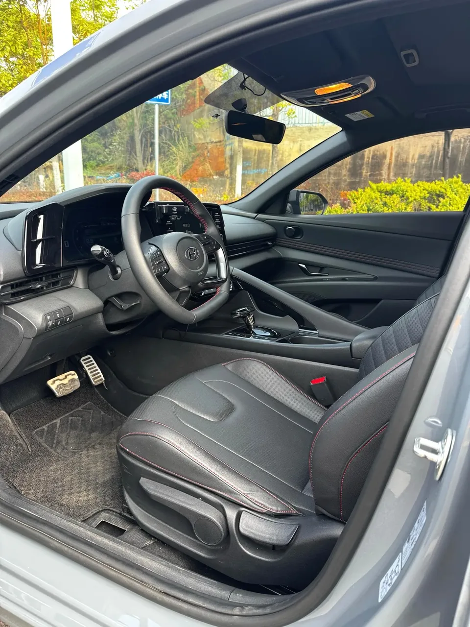 Hyundai Elantra 240TGDi DCT GLX Black Knight Limited Edition 2023 — миниатюра 5