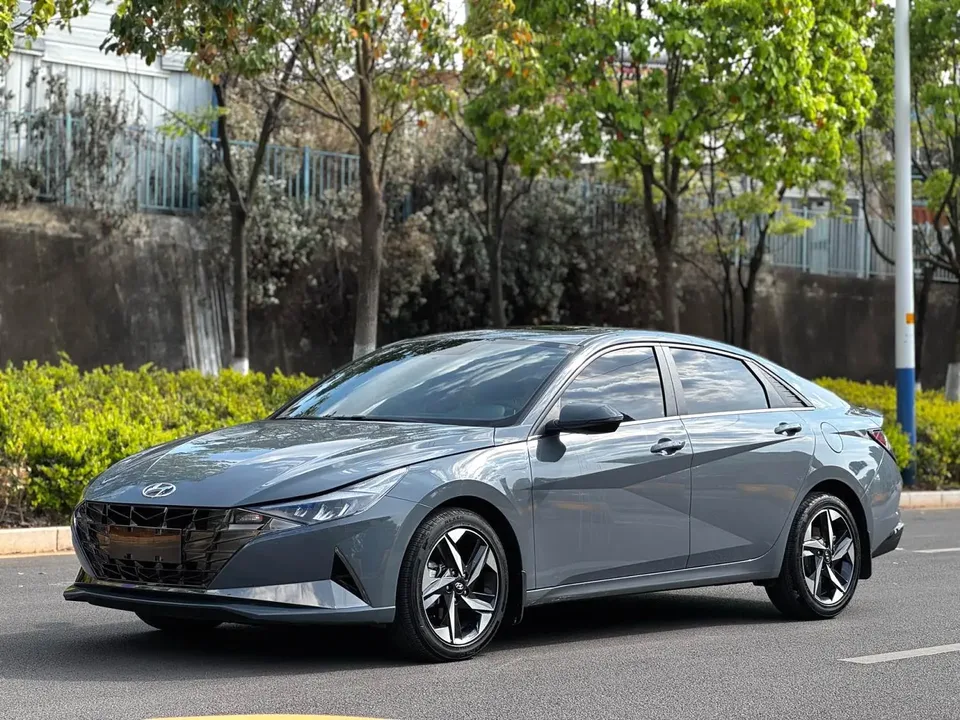 Hyundai Elantra 2023