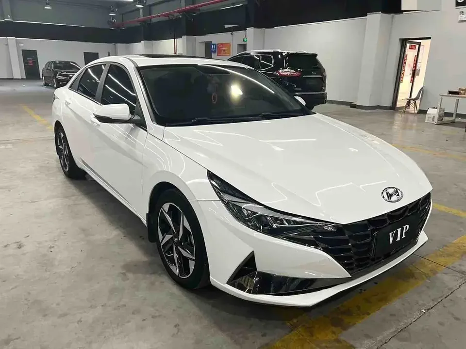 Hyundai Elantra 2022
