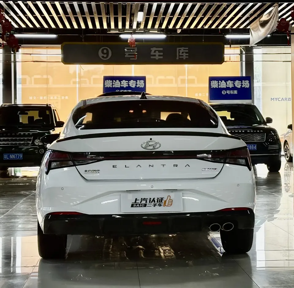 Hyundai Elantra 240TGDi DCT LUX Premium Edition 2023 — миниатюра 2