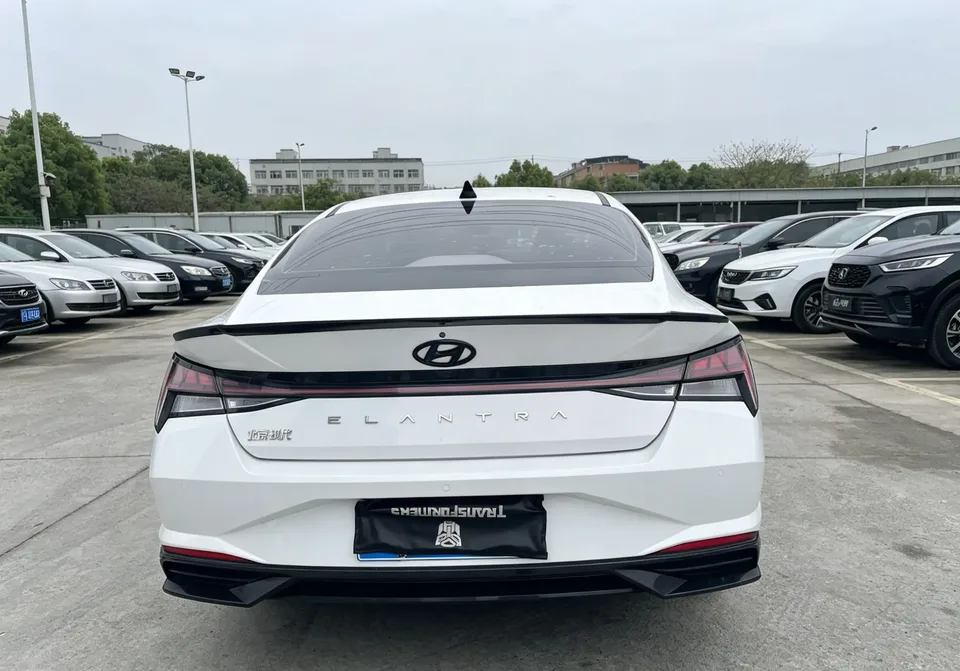 Hyundai Elantra Elantra Elantra 2021 1.5L CVT GLX Elite Edition 2022 — миниатюра 2