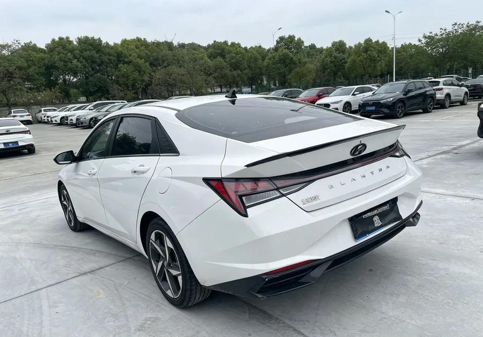 Hyundai Elantra Elantra Elantra 2021 1.5L CVT GLX Elite Edition 2022 — миниатюра 4