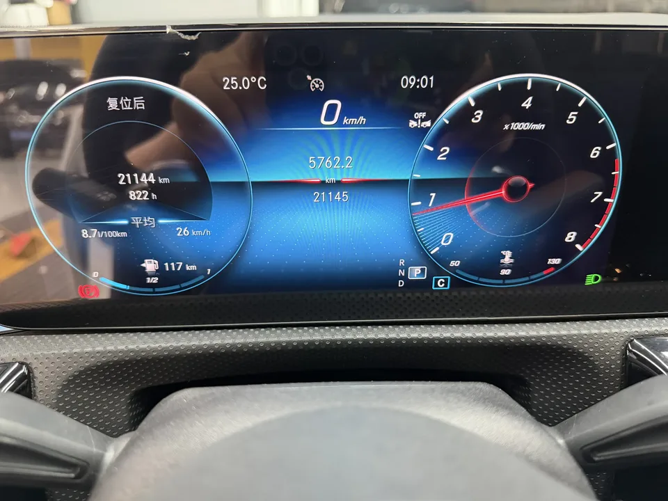 Mercedes-Benz Mercedes Benz A Class second facelift A 200 L sports sedan fashion version 2022 — миниатюра 2