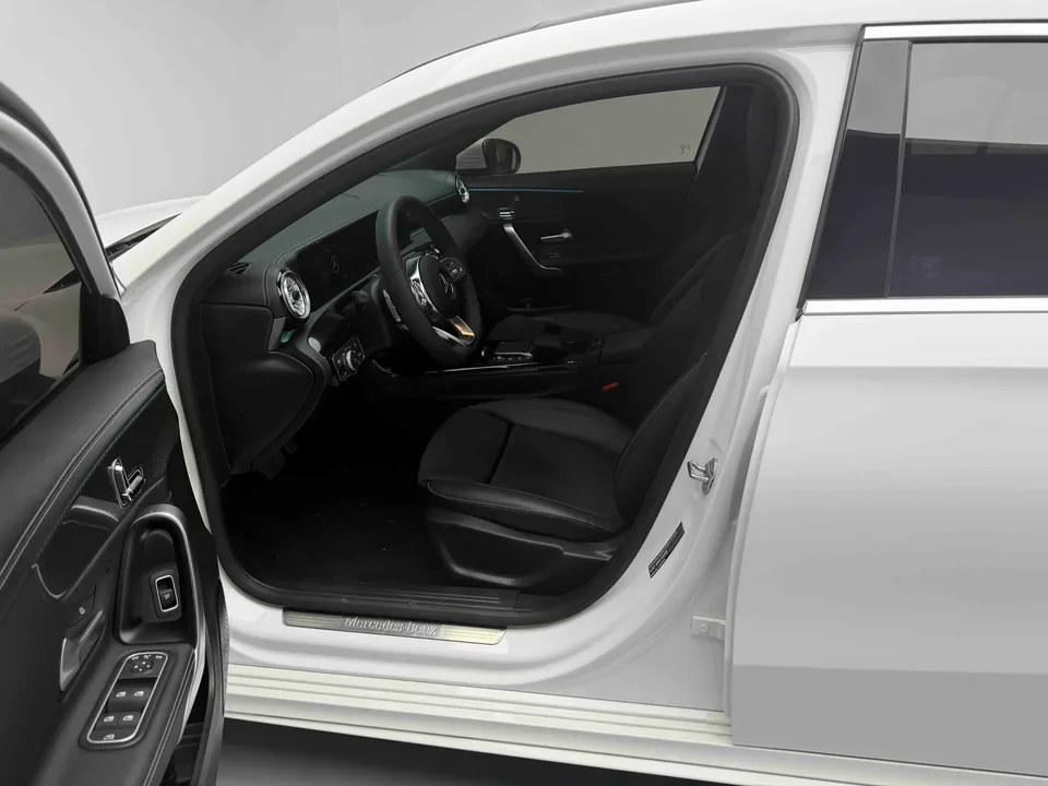 Mercedes-Benz Mercedes Benz A Class second facelift A 200 L sports sedan fashion version 2022 — миниатюра 4