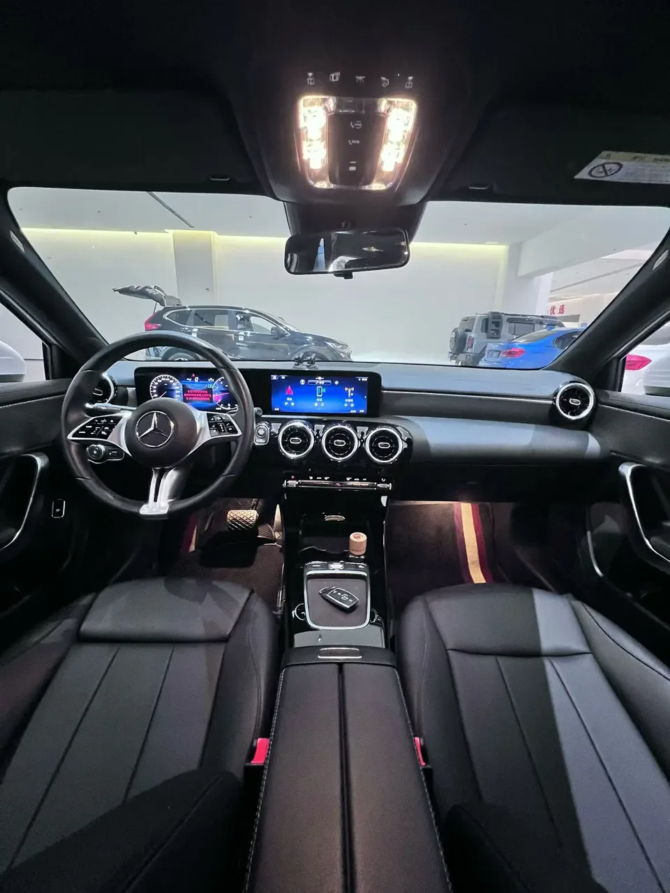 Mercedes-Benz Mercedes Benz A Class Mercedes-Benz A-Class 2024 A 180 L 2024 — миниатюра 3