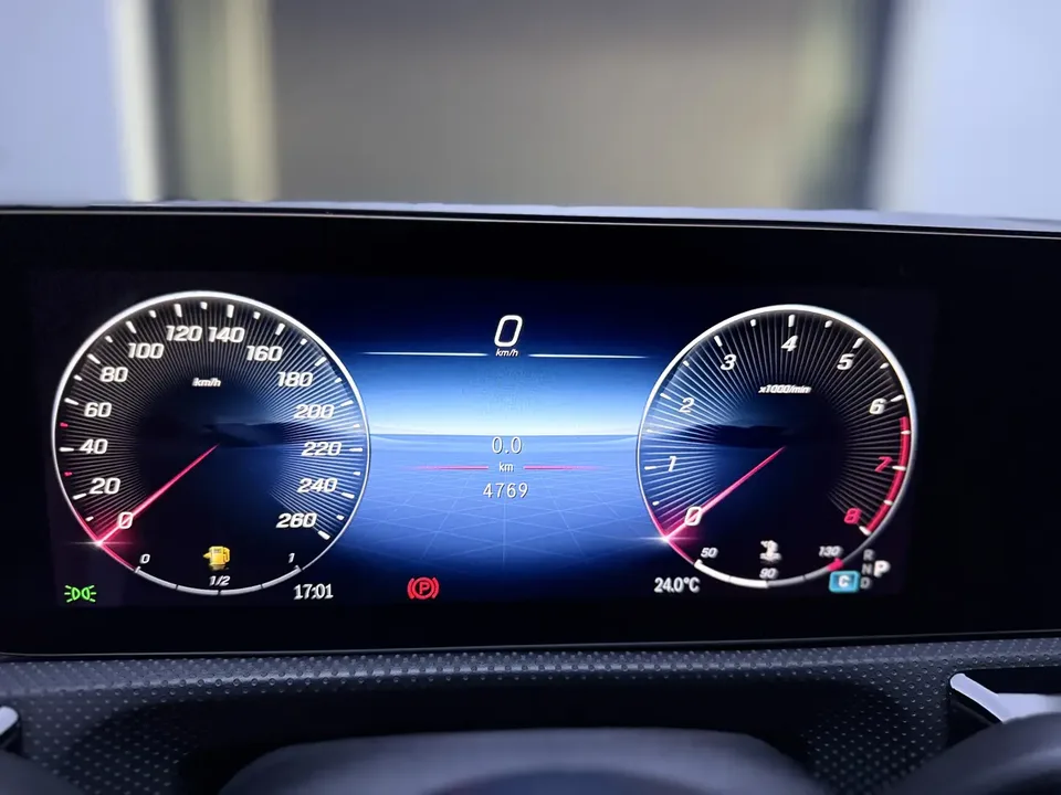 Mercedes-Benz Mercedes Benz A Class Mercedes-Benz A-Class 2024 facelift A 200 L fashion version 2024 — миниатюра 3