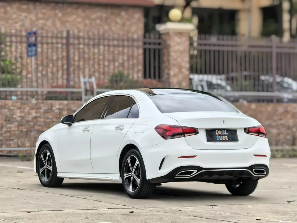 Mercedes-Benz Mercedes Benz A Class second facelift A 200 L sports sedan fashion version 2023 — миниатюра 2