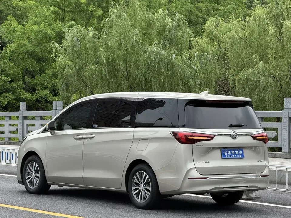 Buick GL8 Buick GL8 2022 ES Lu Zun 653T Comfort Edition 2022 — миниатюра 2