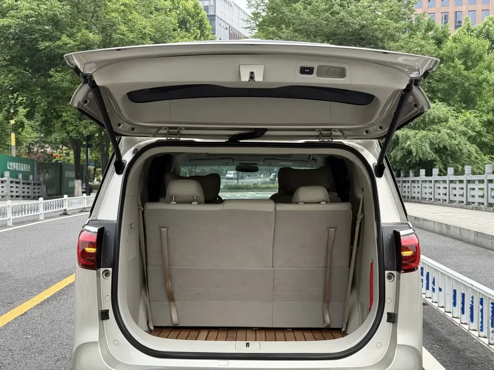 Buick GL8 Buick GL8 2022 ES Lu Zun 653T Comfort Edition 2022 — миниатюра 5