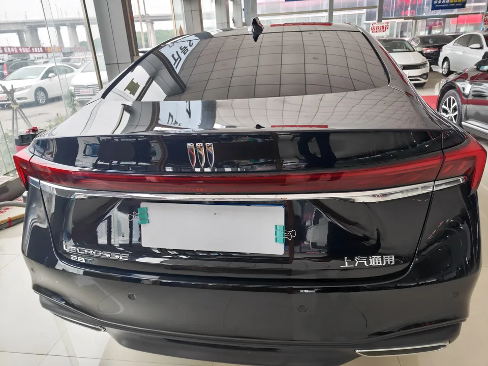 Buick LaCrosse 28T Automatic Premium Edition 2023 — миниатюра 2
