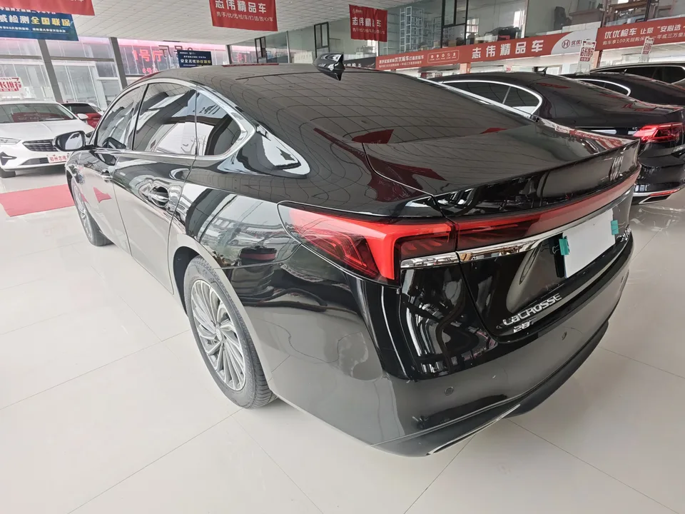 Buick LaCrosse 28T Automatic Premium Edition 2023 — миниатюра 4