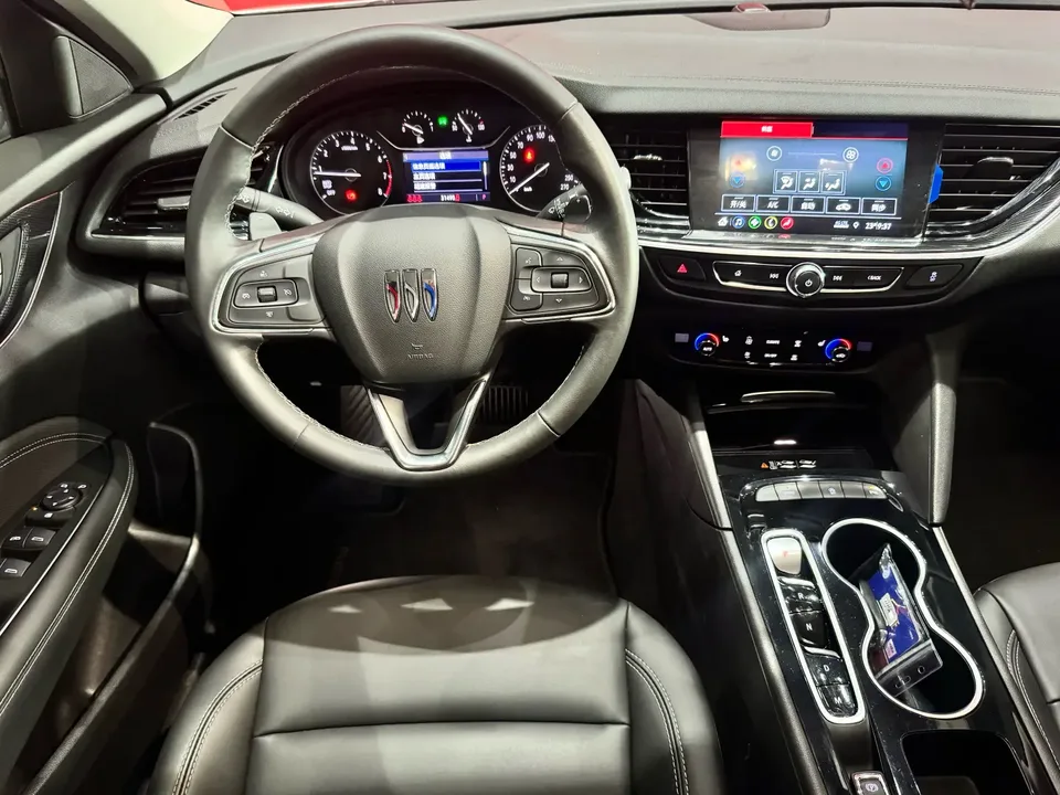 Buick Majesty Regal 2024 25T Super Edition 2024 — миниатюра 3