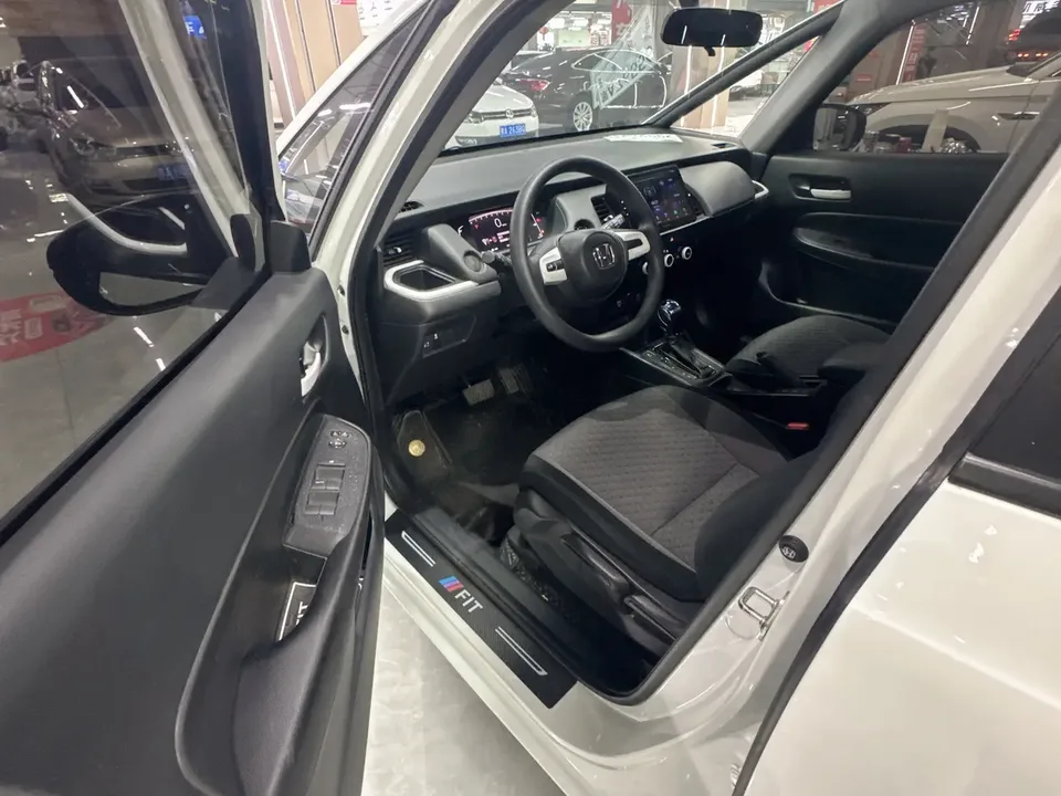 Honda FIT Fit 1.5L CVT Trendy Edition 2023 — thumbnail 5