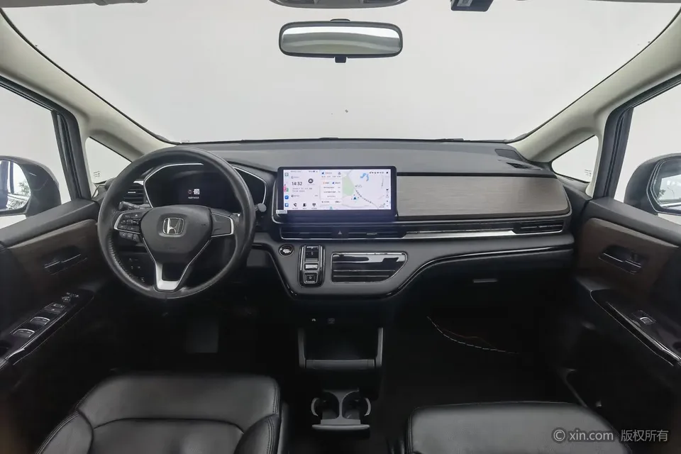 Honda Odyssey Odyssey 2.0L e:HEV Sharp Enjoyable Edition 2024 — миниатюра 4