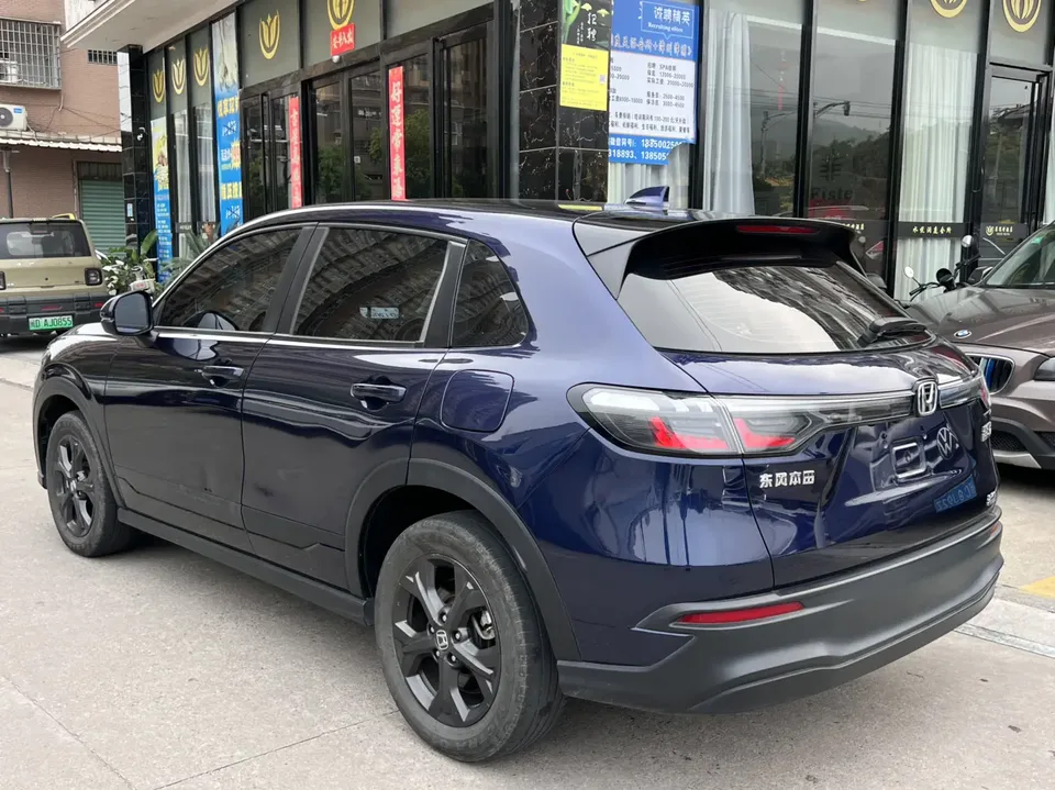 Honda HR-V 240TURBO CVT Premium Edition 2023 — миниатюра 2
