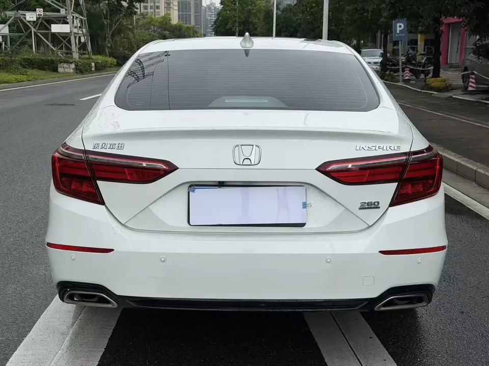 Honda Inspire 2022 Insignia 260TURBO Elegant Edition 2022 — миниатюра 2