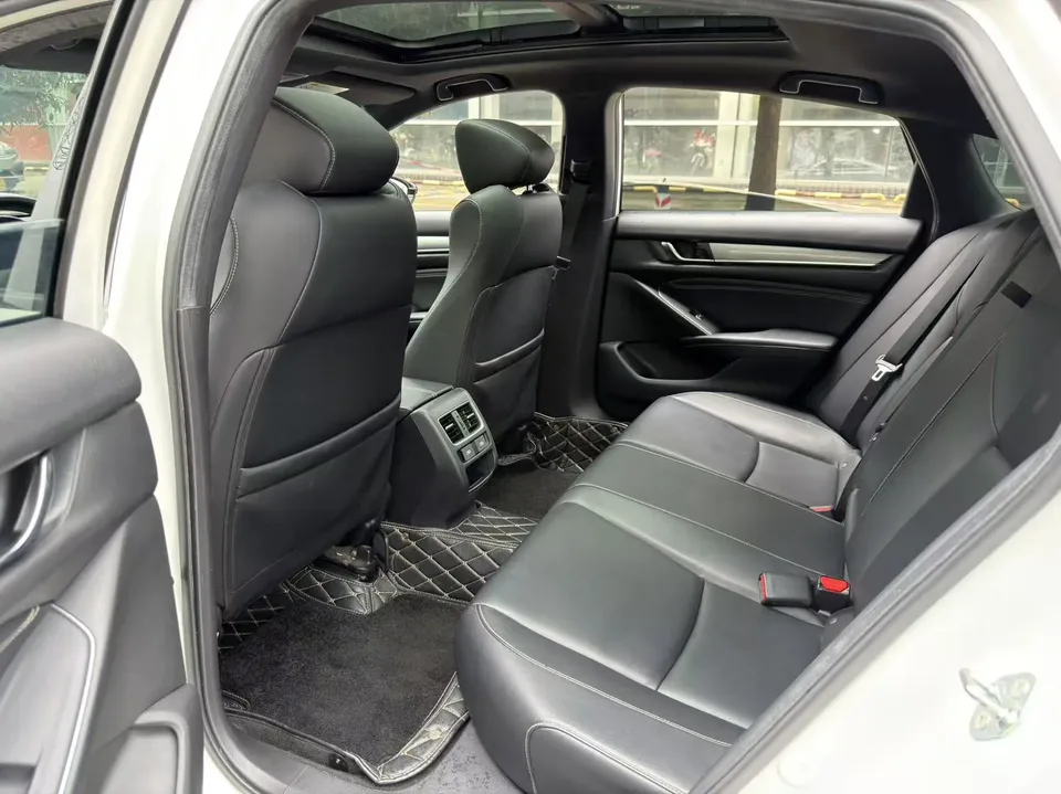 Honda Inspire 2022 Insignia 260TURBO Elegant Edition 2022 — миниатюра 3