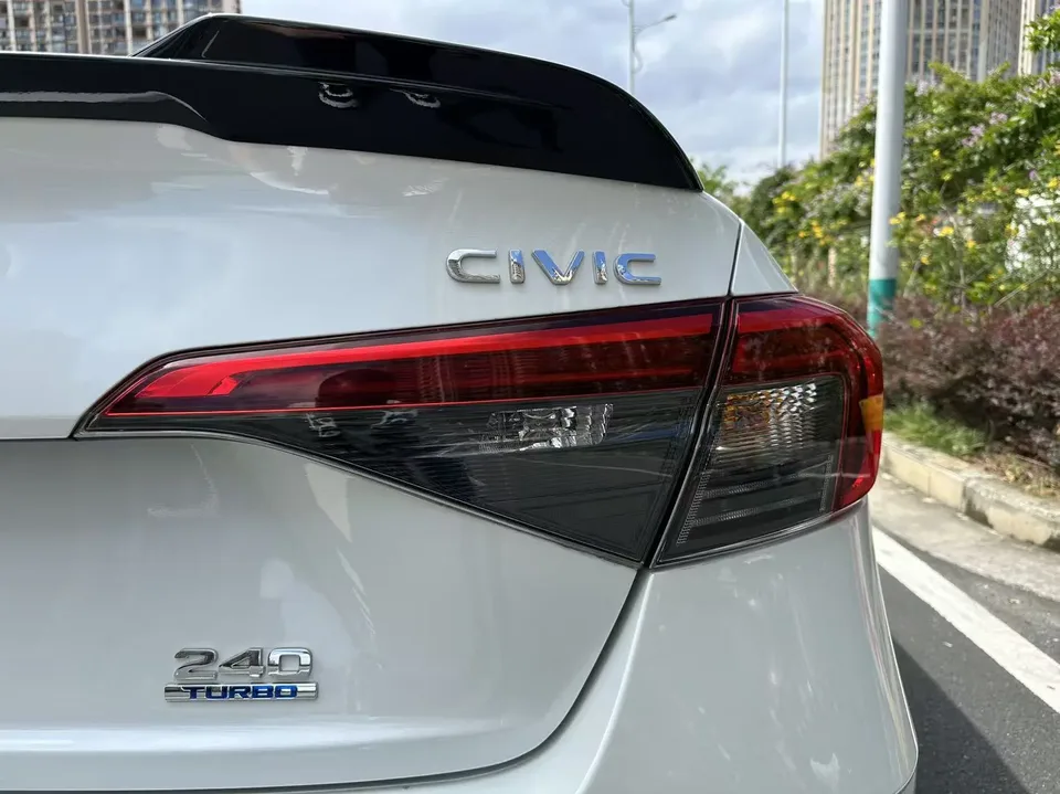 Honda CIVIC Civic 240TURBO CVT Dynamic C-position Customer Special Edition 2024 — миниатюра 3