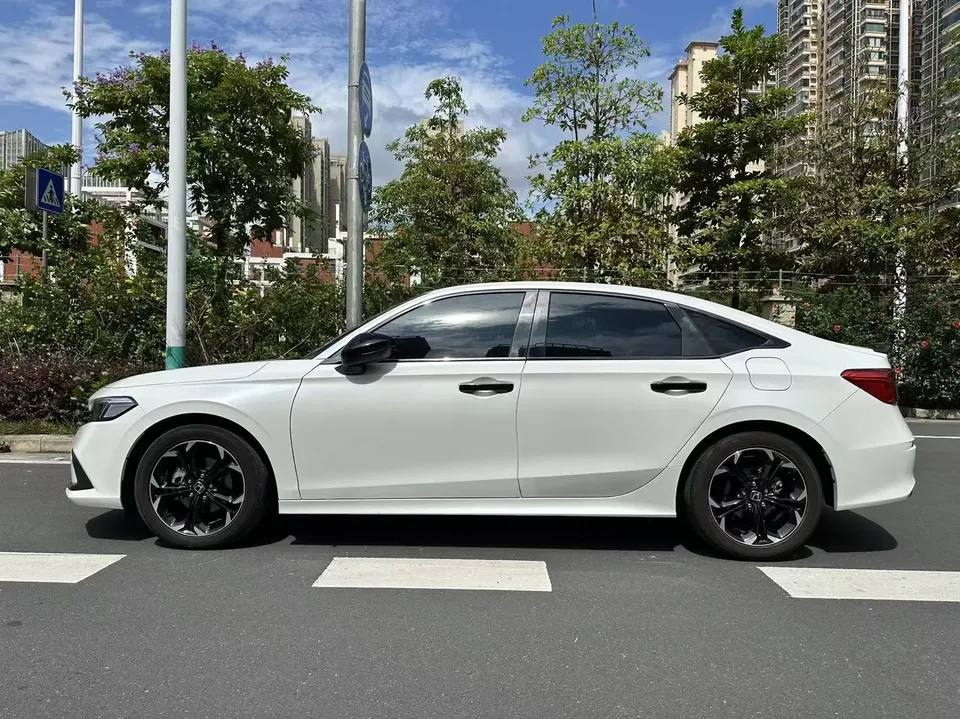 Honda CIVIC Civic 240TURBO CVT Dynamic C-position Customer Special Edition 2024 — миниатюра 4