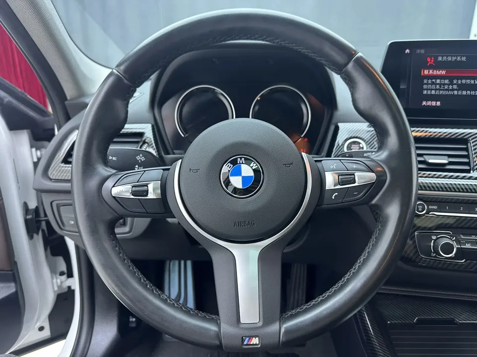 BMW 1 Series BMW 1 Series 2021 120i M Sport Night Edition 2022 — миниатюра 3