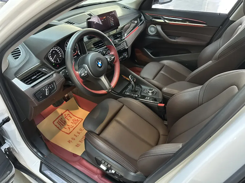 BMW X1 BMW X1 2021 xDrive25Li Exclusive Model 2022 — миниатюра 5