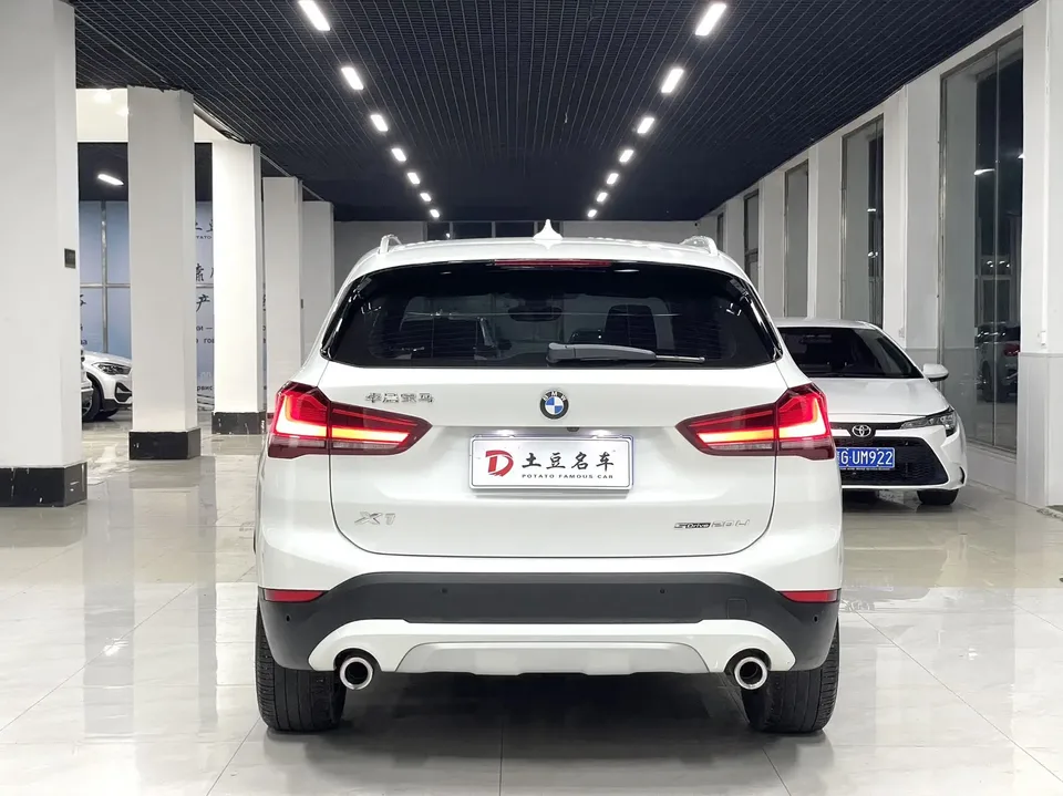 BMW X1 BMW X1 2022 sDrive20Li Exclusive Model 2023 — миниатюра 2