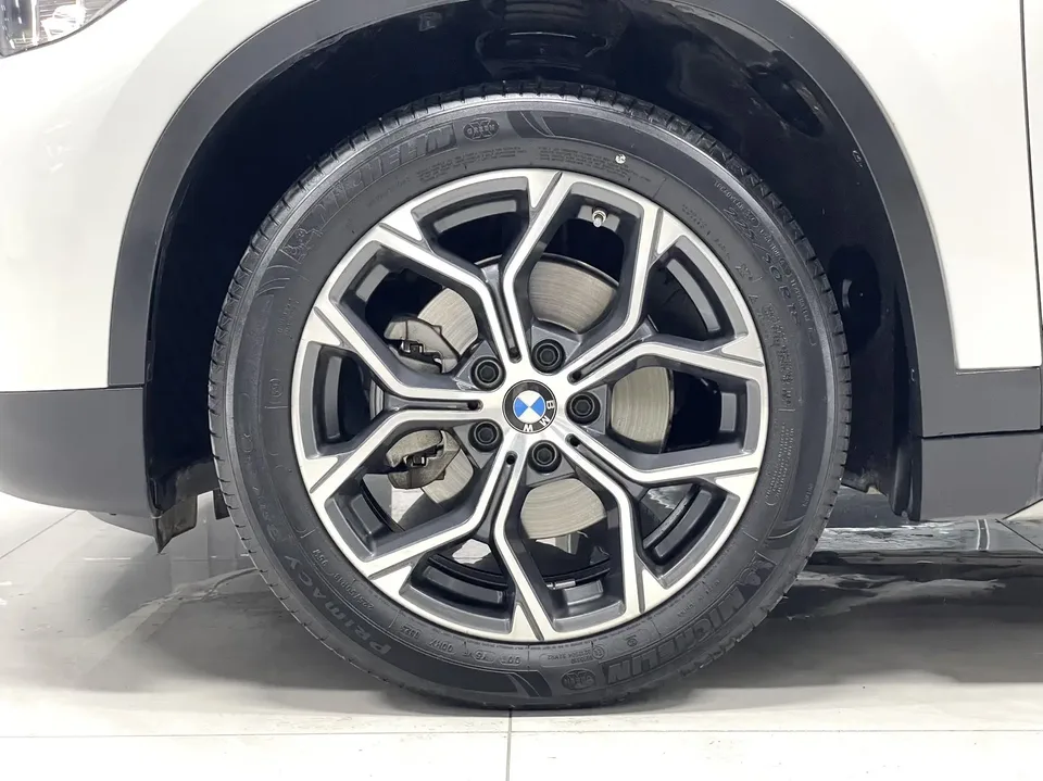 BMW X1 BMW X1 2022 sDrive20Li Exclusive Model 2023 — миниатюра 3