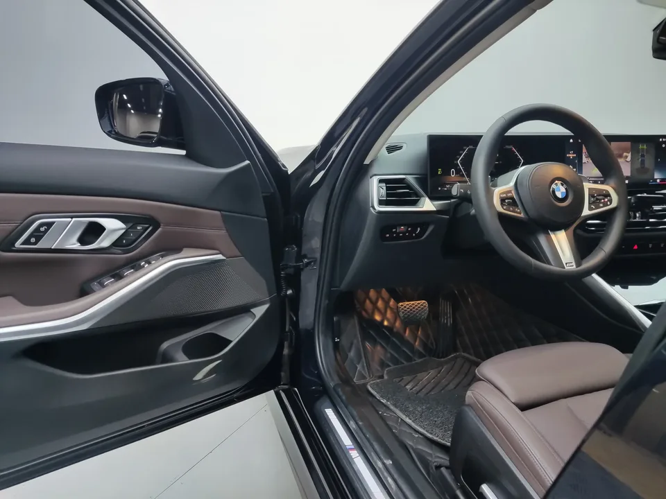 BMW 3 Series 3 Series BMW 3 Series 2023 320Li M Sport Package 2022 — thumbnail 4