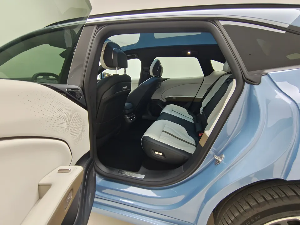Zeekr 007GT ZEEKR 007GT Four-wheel drive intelligent driving version 75kWh 2025 — thumbnail 3