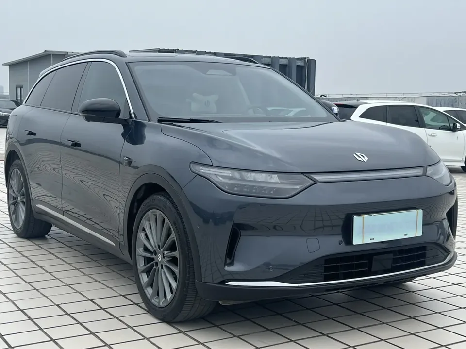 Leapmotor Zero running C11 Pure Electric 580 Premium Edition 2025 — миниатюра 2